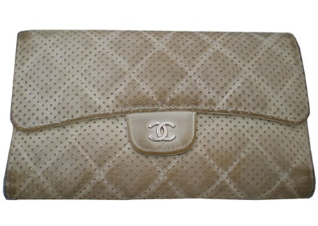 特殊な加工の財布の汚れ1ビフォー